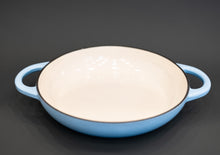 Заредете изображение във визуализатора на галерията – Емайлирана чугунена тава с капак
