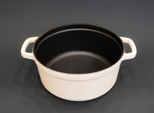 Заредете изображение във визуализатора на галерията – Тенджера чугун
